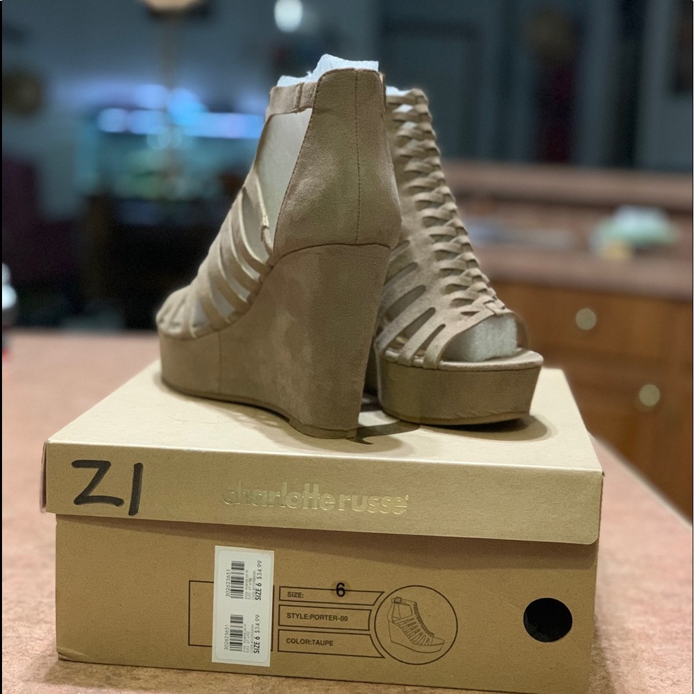 Charlotte Russe Porter Taupe